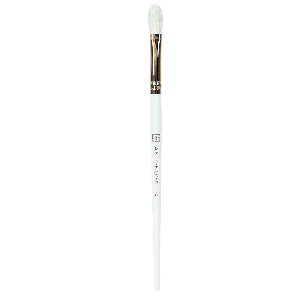 Round Eyeshadow Brush 06 - Versatile Eye Makeup Tool