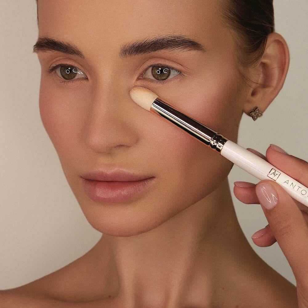 Small Magic Cream Brush 03 - Precision Concealer Application